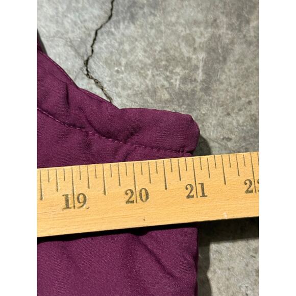 Nike Engineered for World Class Athletes Vest Womens M Maroon Burgundy Puffer - Picture 4 of 5